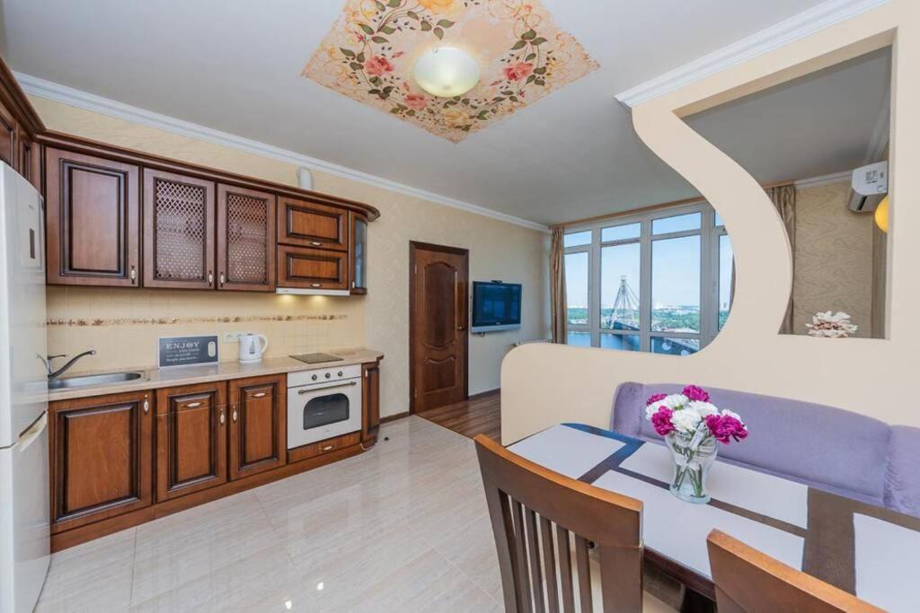 Apartments With Crazy Panoramic View Of The Dniepr Киев Экстерьер фото